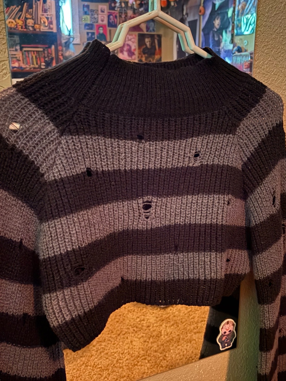 MEDIUM Striped Distressed Cropped Sweater - Picture 2 of 3